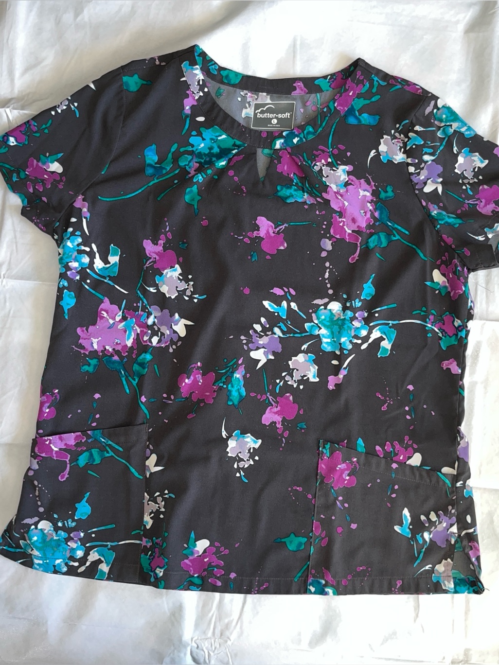 Woman’s Scrub Top L